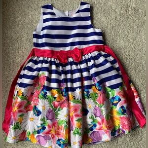 🎆🎇3for$9 Girls dress. Floral themed with navy and white stripes. Size 7.